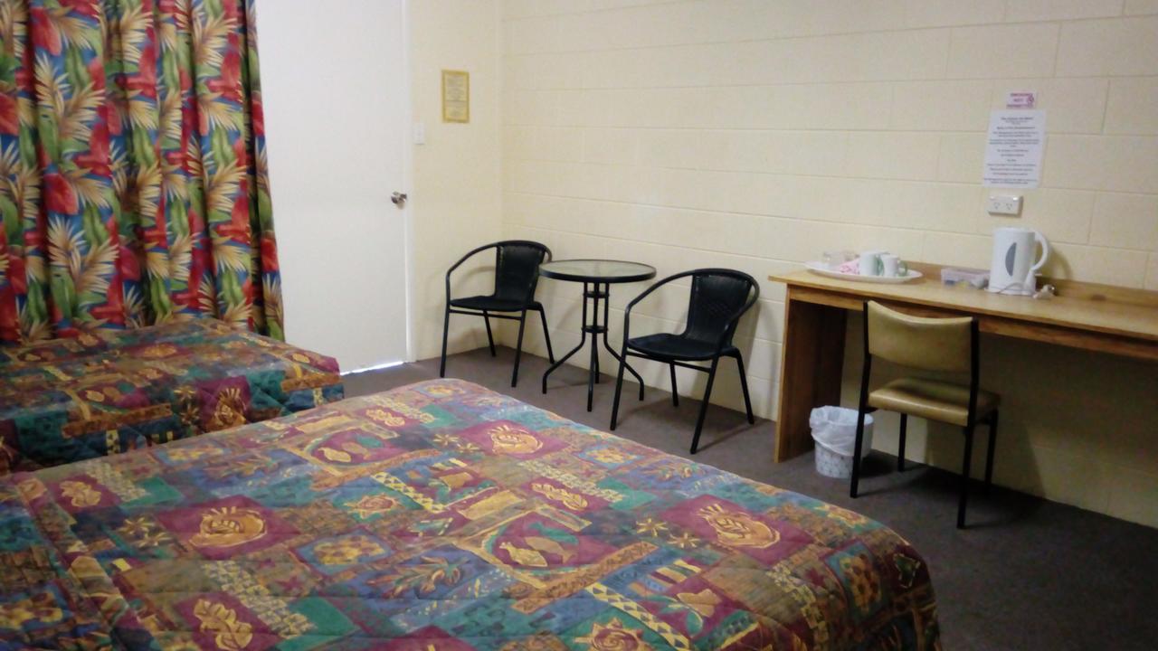 The Islands Inn Motel エアリービーチ エクステリア 写真